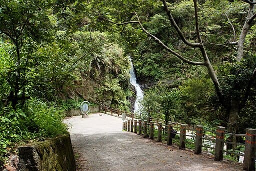관음 폭포 (觀音瀑布 / Guanyin Waterfall)