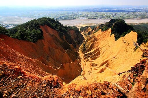훠옌산 (화염산) 그랜드 캐니언
