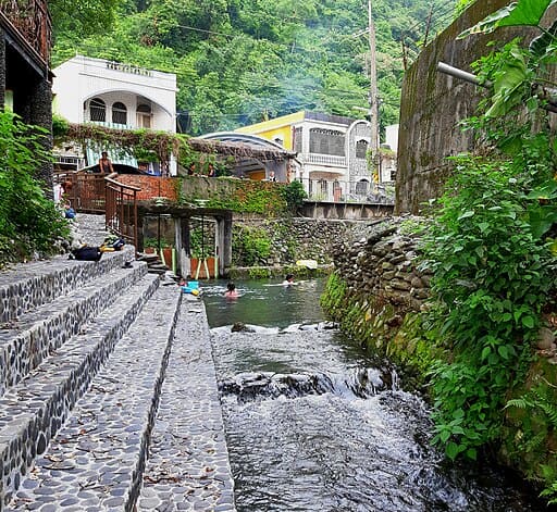 얼펑전 (二峰圳 / Erfeng Irrigation Channel)