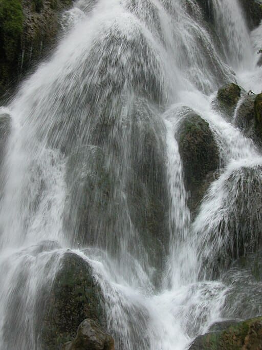 치콩 폭포 (七孔瀑布 / Qikong Waterfall)