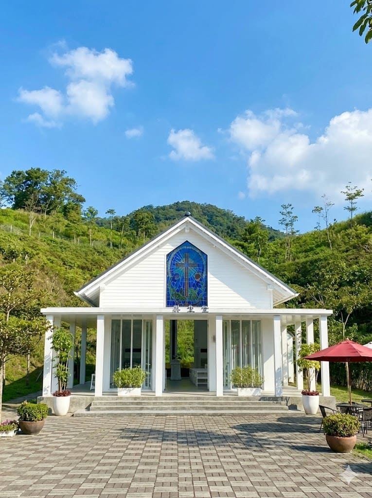 하얀 교회 (白色教堂 / White Church)