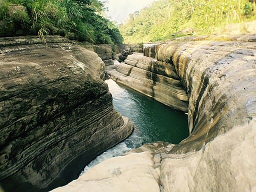 완녠 협곡 (만년협곡)
