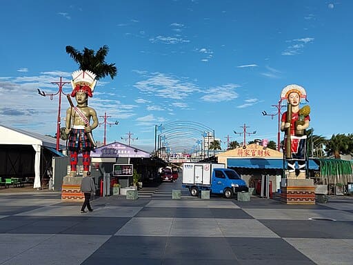 Dongdamen Night Market (東大門夜市)