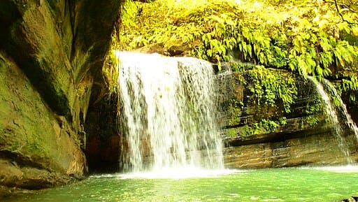 Wanggu Waterfall (望古瀑布)