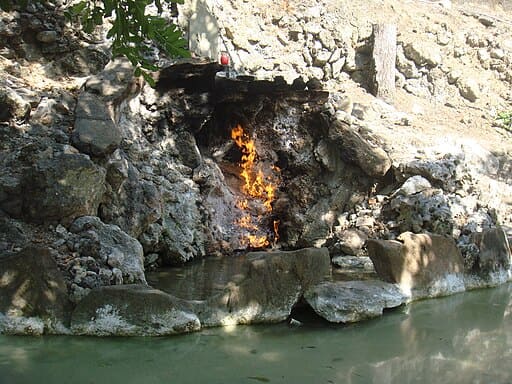 Water and Fire Spring (水火同源)