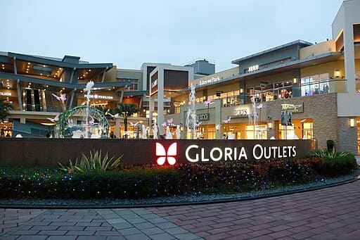 Gloria Outlets (華泰名品城)