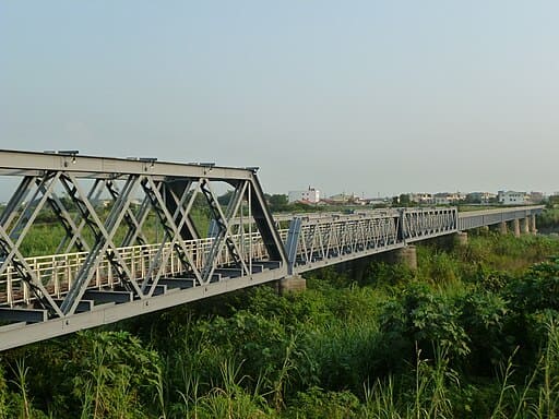 Huwei Iron Bridge (虎尾鐵橋)